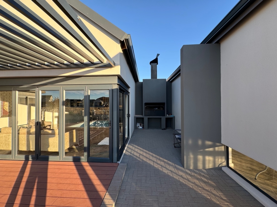 5 Bedroom Property for Sale in Woodland Hills Bergendal Free State